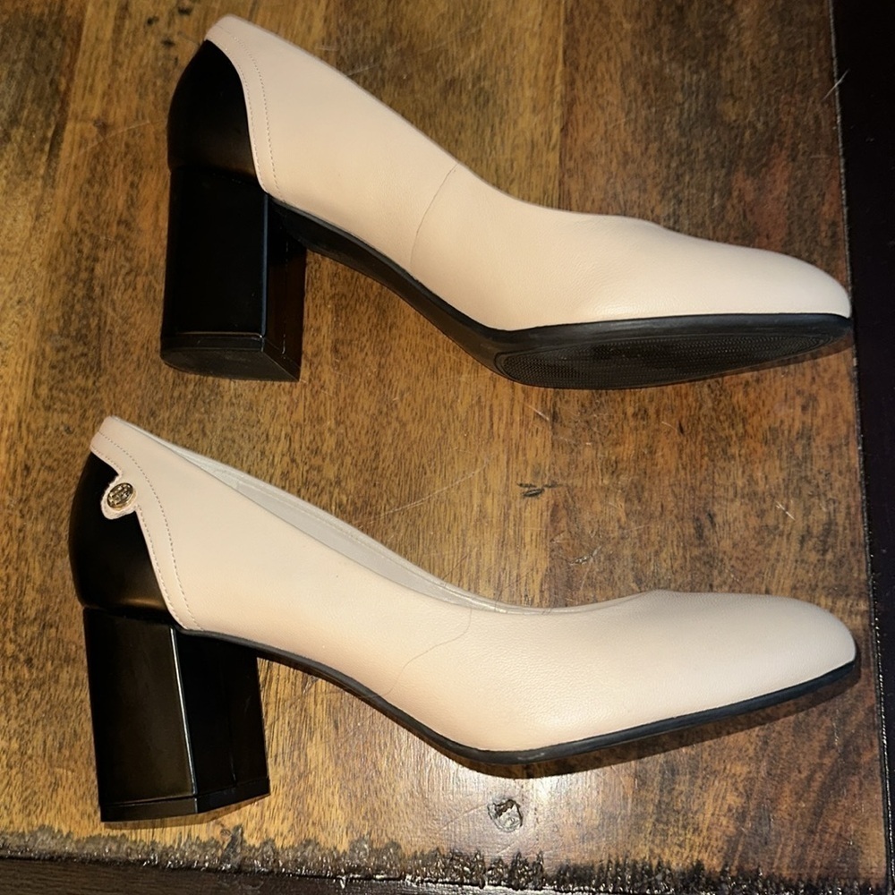 Tommy Hilfiger leather block heel shoes. EUC size 10 - Picture 8 of 10